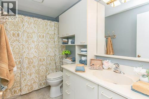 66 Shea Crescent, Kitchener, ON - Indoor Photo Showing Bathroom