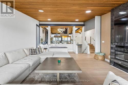 3 Chicopee Terrace, Kitchener, ON - Indoor Photo Showing Living Room