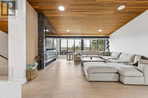 3 Chicopee Terrace, Kitchener, ON - Indoor Photo Showing Living Room