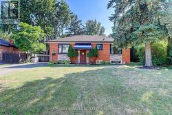 568 WEIR AVENUE  Oakville, ON L6L 4X4