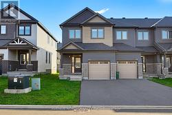 321 GRACKLE STREET Ottawa, ON K1X 0G6