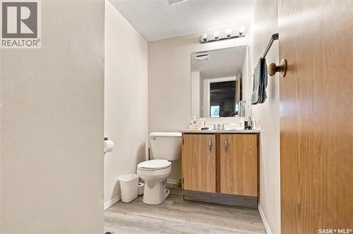 216 425 115Th Street E, Saskatoon, SK - Indoor Photo Showing Bathroom