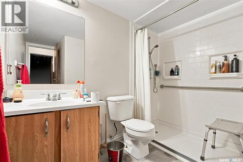216 425 115Th Street E, Saskatoon, SK - Indoor Photo Showing Bathroom