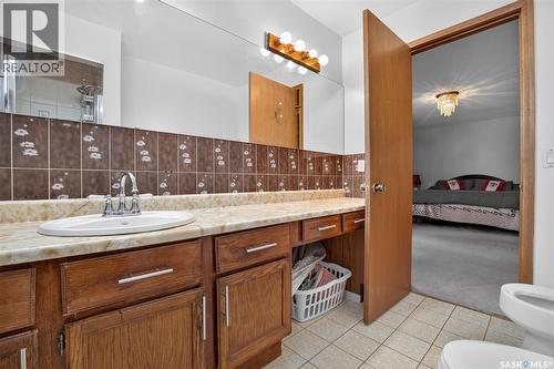2054 Braun Bay, Regina, SK - Indoor Photo Showing Bathroom