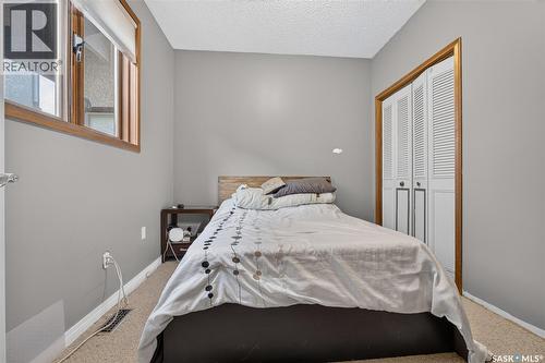 2054 Braun Bay, Regina, SK - Indoor Photo Showing Bedroom