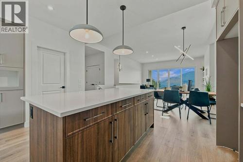 2071 Cortina Drive, Kelowna, BC - Indoor