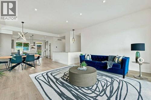 2071 Cortina Drive, Kelowna, BC - Indoor