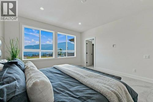 2071 Cortina Drive, Kelowna, BC - Indoor Photo Showing Bedroom