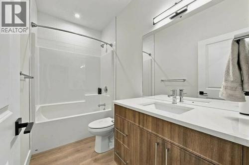 2071 Cortina Drive, Kelowna, BC - Indoor Photo Showing Bathroom