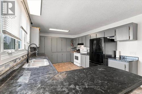 1080 Smith Street, Quinte West (Murray Ward), ON - Indoor Photo Showing Kitchen With Double Sink