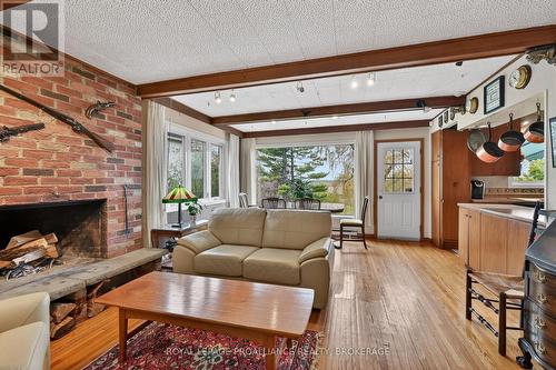 209 Fairway Hill Crescent, Kingston (Central City West), ON - Indoor Photo Showing Living Room With Fireplace