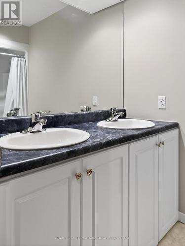 209 Fairway Hill Crescent, Kingston (Central City West), ON - Indoor Photo Showing Bathroom