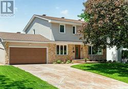 2407 ROSEWOOD AVENUE  Ottawa, ON K2B 7L3