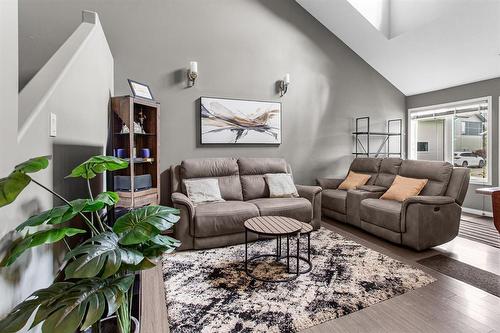 3 Jadyn Lane, Brandon, MB - Indoor Photo Showing Living Room