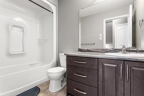3 Jadyn Lane, Brandon, MB - Indoor Photo Showing Bathroom