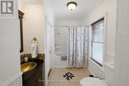 308 Bleecker Avenue, Belleville (Belleville Ward), ON - Indoor Photo Showing Bathroom