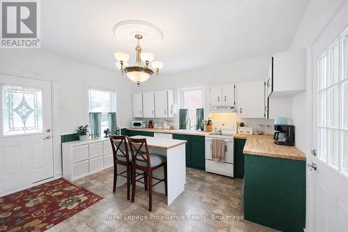 308 Bleecker Avenue, Belleville (Belleville Ward), ON - Indoor Photo Showing Kitchen