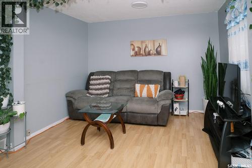 1421 H Avenue N, Saskatoon, SK - Indoor