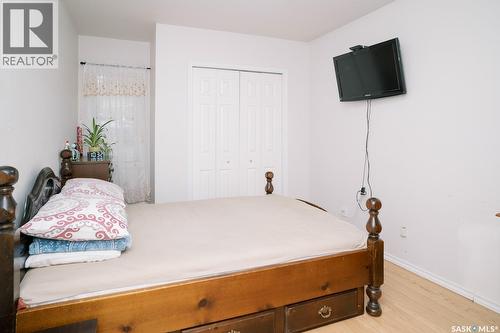 1421 H Avenue N, Saskatoon, SK - Indoor Photo Showing Bedroom