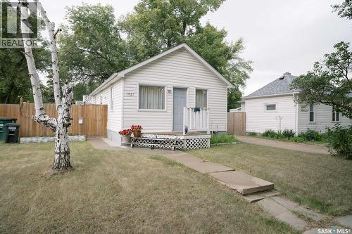 1421 H Avenue N, Saskatoon, SK - Outdoor