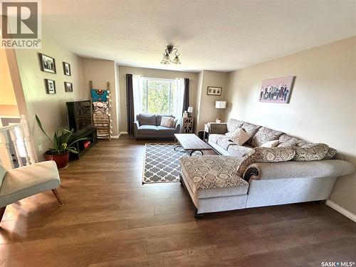 10339 Bunce Crescent, North Battleford, SK - Indoor Photo Showing Living Room
