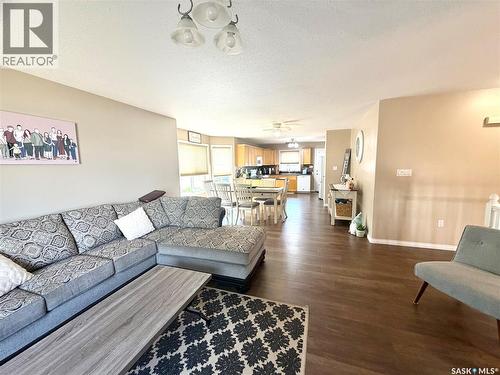10339 Bunce Crescent, North Battleford, SK - Indoor Photo Showing Living Room
