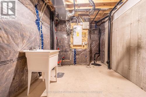413 16Th Street E, Hamilton, ON - Indoor Photo Showing Basement