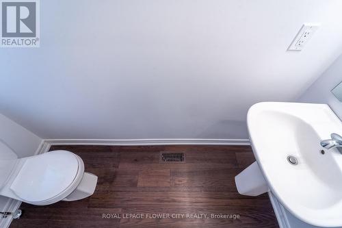 413 16Th Street E, Hamilton, ON - Indoor Photo Showing Bathroom