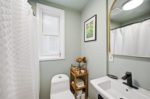 18 Noble Ave, Winnipeg, MB 