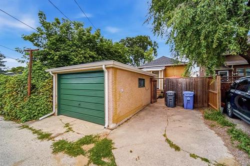 18 Noble Ave, Winnipeg, MB 