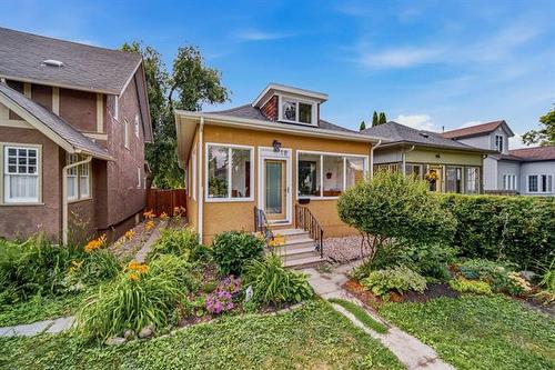 18 Noble Ave, Winnipeg, MB 