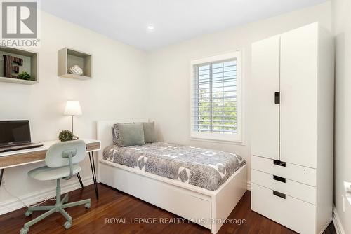 2985 Dancer Court, Mississauga, ON - Indoor Photo Showing Bedroom