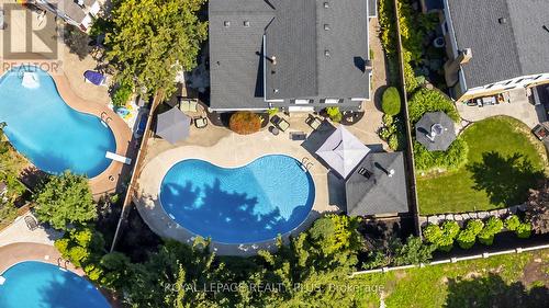 2985 Dancer Court, Mississauga, ON - Outdoor With In Ground Pool