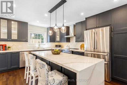 2985 Dancer Court, Mississauga, ON - Indoor Photo Showing Kitchen With Upgraded Kitchen