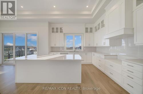 55 William Crisp Drive E, Caledon, ON - Indoor Photo Showing Kitchen