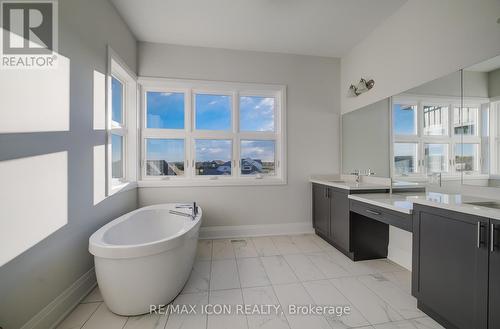 55 William Crisp Drive E, Caledon, ON - Indoor Photo Showing Bathroom
