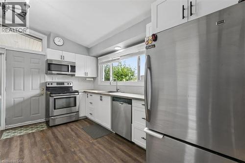 14 Cambridge Avenue, Kitchener, ON - Indoor Photo Showing Kitchen