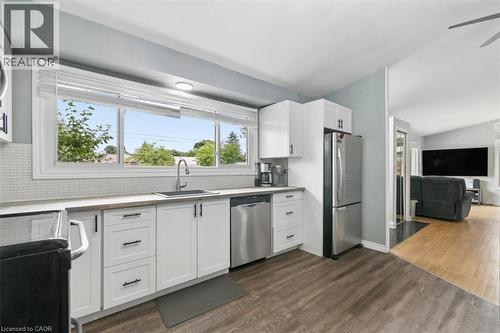 14 Cambridge Avenue, Kitchener, ON - Indoor Photo Showing Kitchen