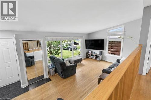 14 Cambridge Avenue, Kitchener, ON - Indoor Photo Showing Living Room