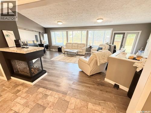 3 Mclelland Bay, Weyburn, SK - Indoor Photo Showing Other Room