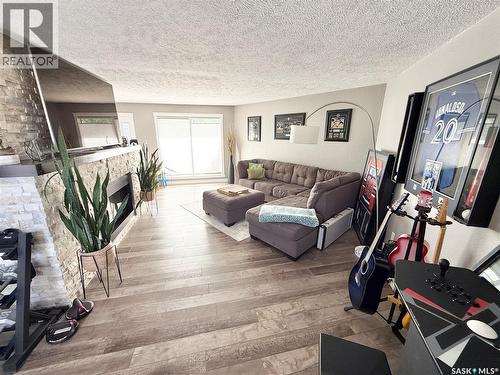 3 Mclelland Bay, Weyburn, SK - Indoor Photo Showing Living Room