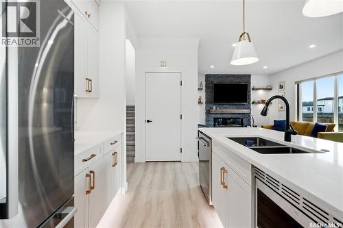 302 Chelsom Manor, Saskatoon, SK - Indoor Photo Showing Kitchen With Double Sink With Upgraded Kitchen