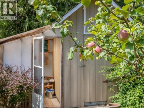 9350 Malaspina Rd, Powell River, BC - Outdoor