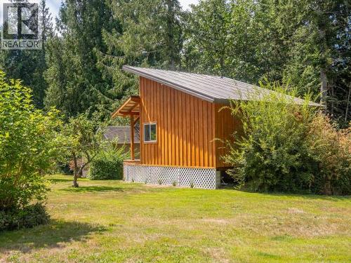 9350 Malaspina Rd, Powell River, BC - Outdoor