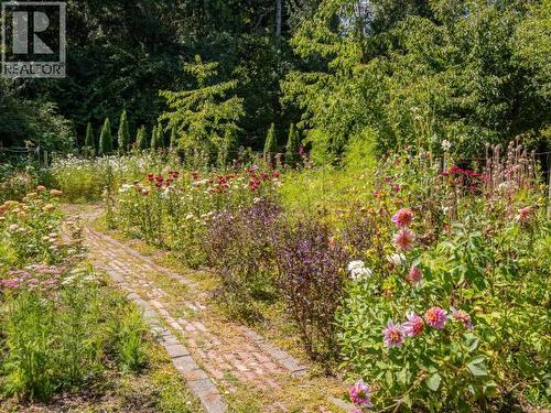 9350 Malaspina Rd, Powell River, BC - Outdoor