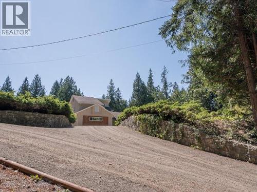 9350 Malaspina Rd, Powell River, BC - Outdoor