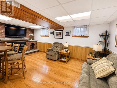 47 CAYUGA AVENUE , Toronto, Ontario M6N 2G2 3