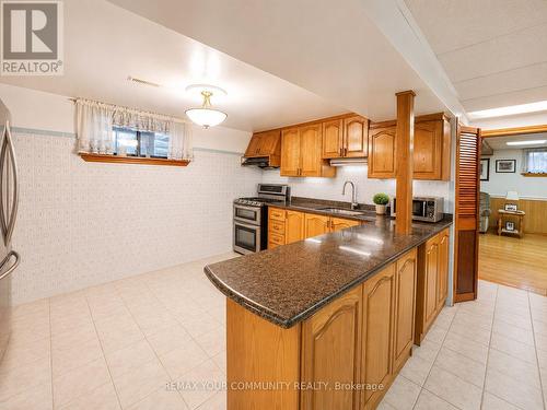 47 CAYUGA AVENUE , Toronto, Ontario M6N 2G2 4