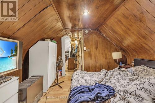 1367 Cannon Street E, Hamilton, ON - Indoor Photo Showing Bedroom