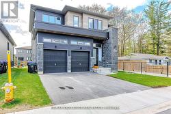 80 BERKELY STREET Wasaga Beach, ON L9Z 0K5